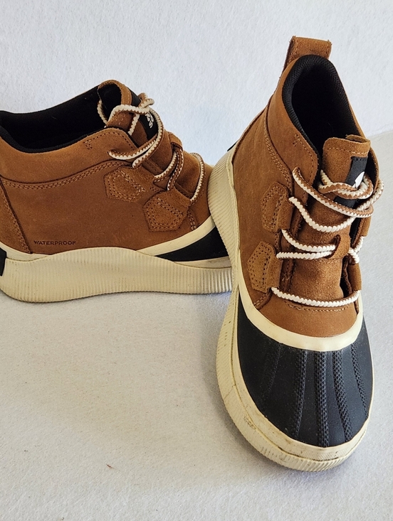 Sorel Shoes - Sorel Brown and Black Waterproof Women's Duck Boots Size 6